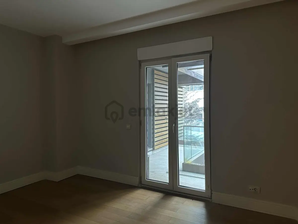 Göktürkte Nef 04 Sitesinde Net 135 M2 Yüksek Kat - 24