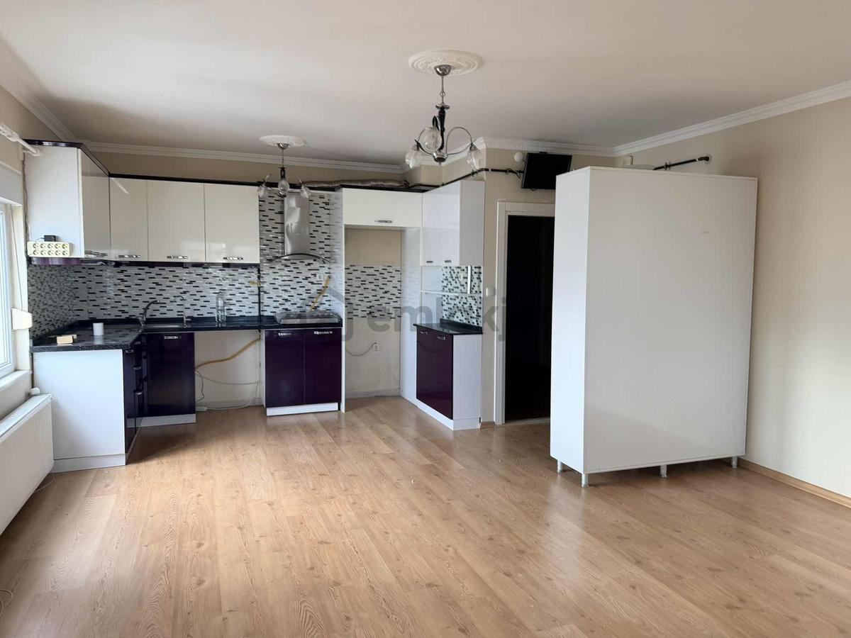 Limanda Ana Cadde Üzerinde 6+2 Doğalgazlı Kiralık - 20