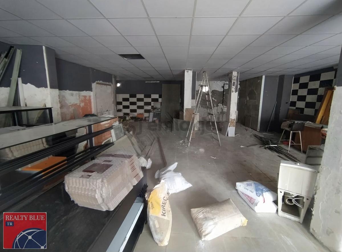 Pendik Alt Kaynarca'da Cadde Üzerinde Kiralık Dükkan - 2