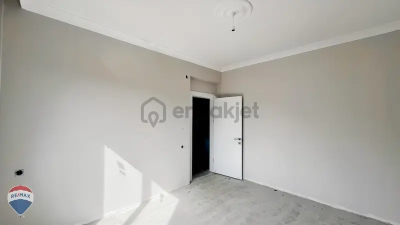 Remax Maviden Arifiyede 187 M2 4+1 Ters Dublex Daire - 31