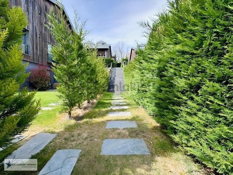 Polonezköy'de Doğa İle İç İçe Sıfır Villa - 31