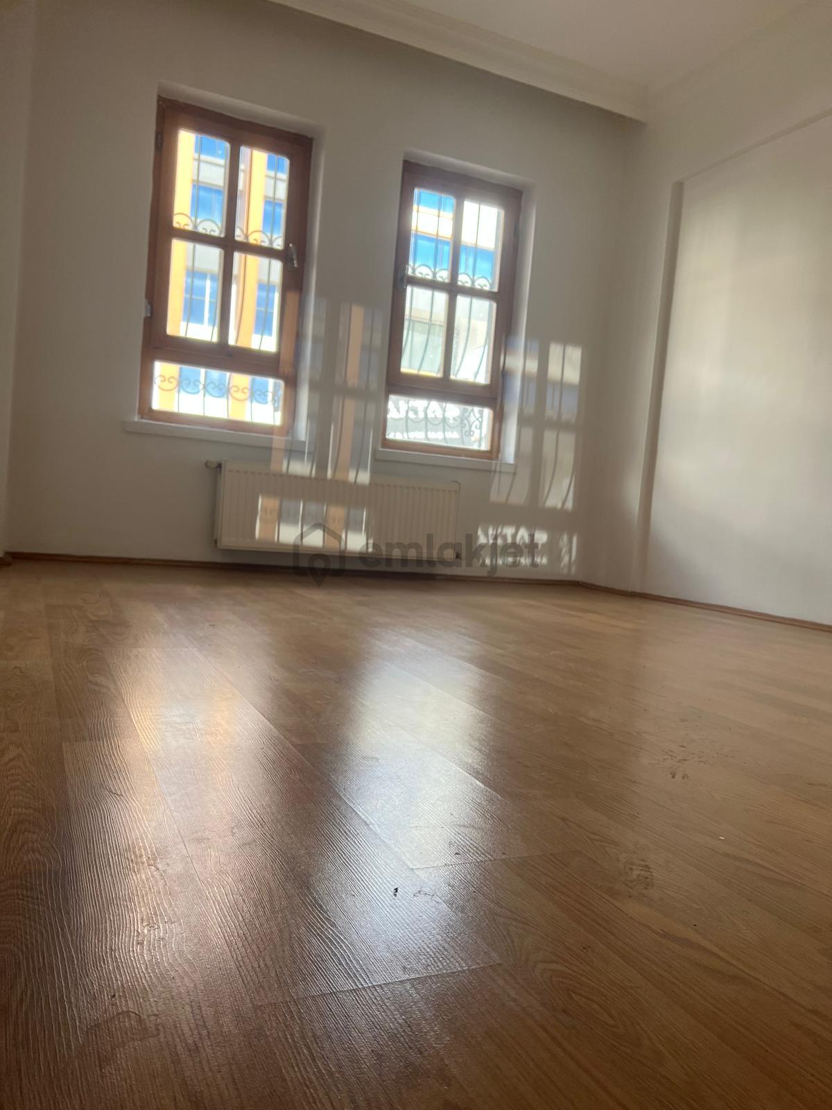 Baltacılar Cadde Üzerinde Kat Konumlu 3+1 Kiralık - 28