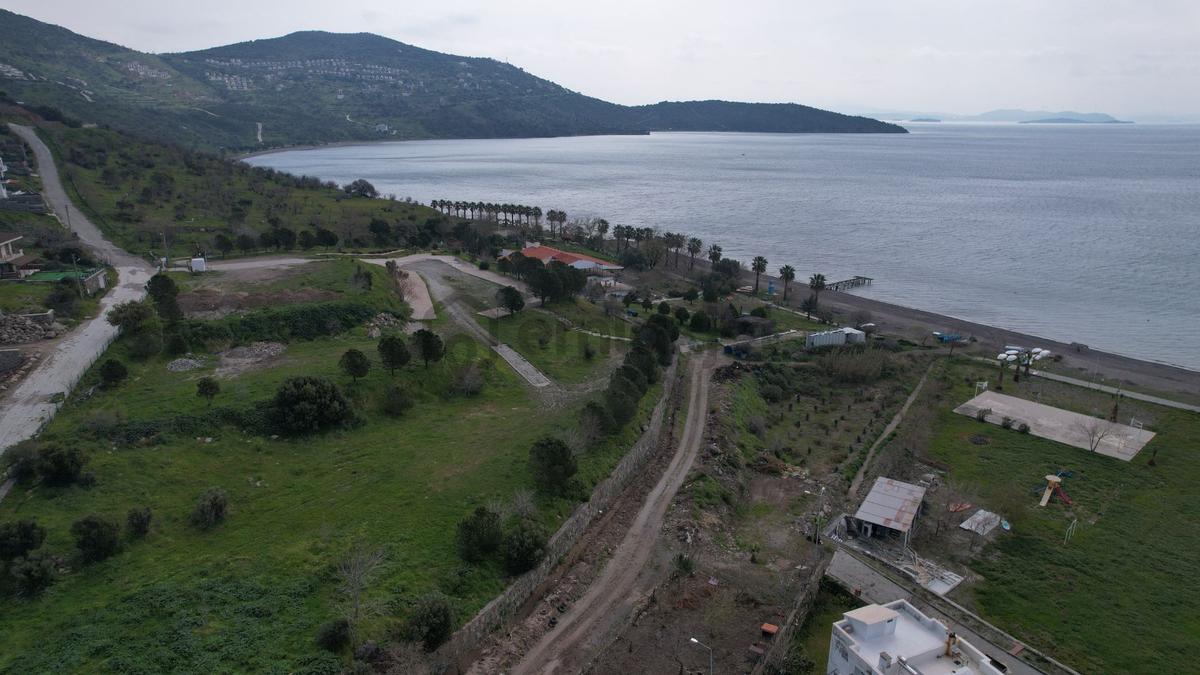 Çandarlı'da Denize 60m, 414m² Satılık Villa Arsası - 5