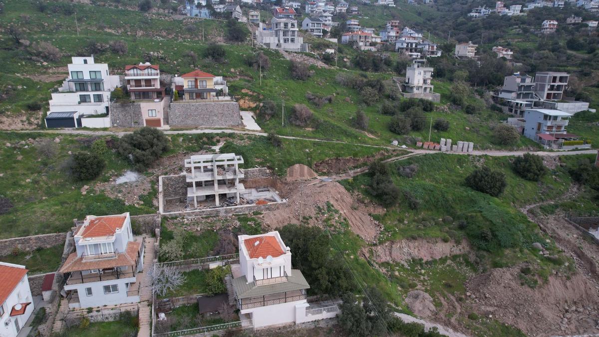 Çandarlı'da Denize 60m, 414m² Satılık Villa Arsası - 2