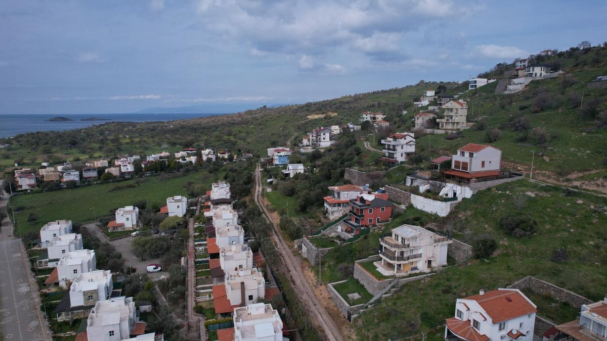 Çandarlı'da Denize 60m, 414m² Satılık Villa Arsası - 22