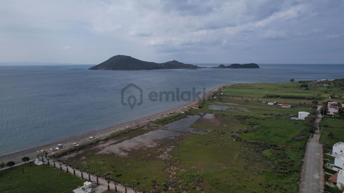 Çandarlı'da Denize 60m, 414m² Satılık Villa Arsası - 24