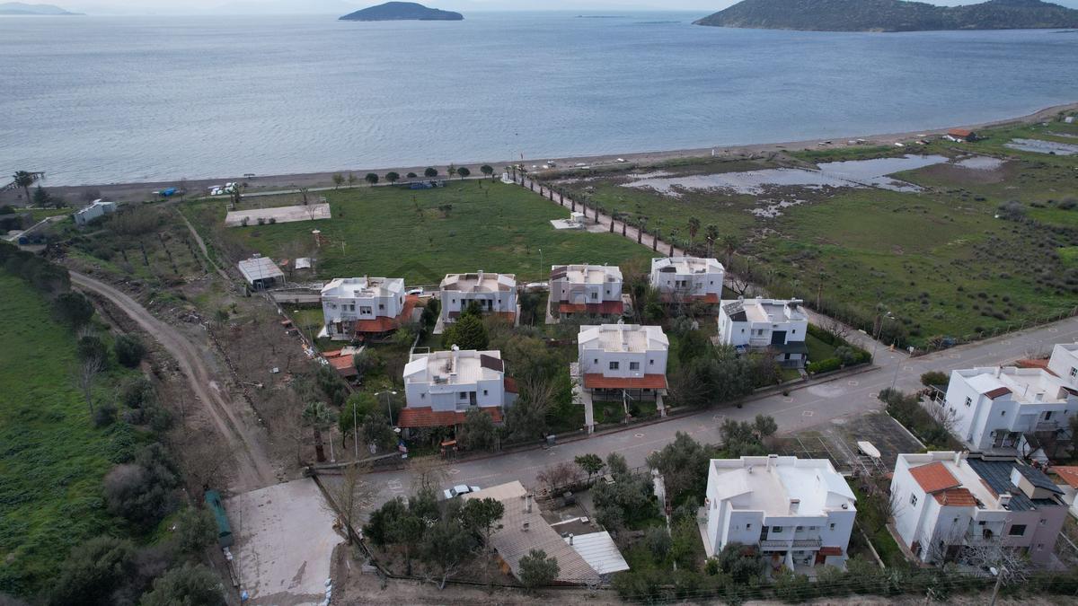 Çandarlı'da Denize 60m, 414m² Satılık Villa Arsası - 16