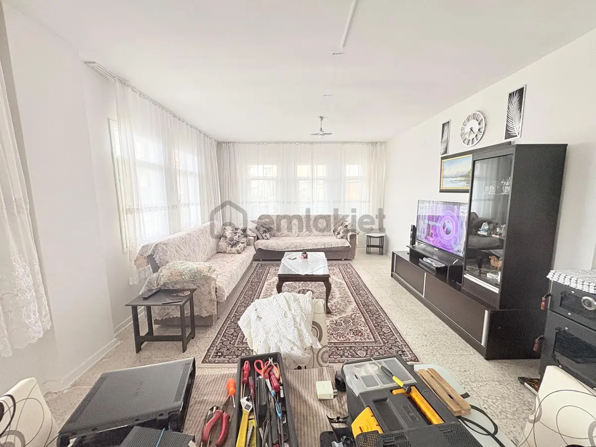 Prestij'den Hamidiye'de Askerlik Şubesi Civarı Temiz 3+1 Daire