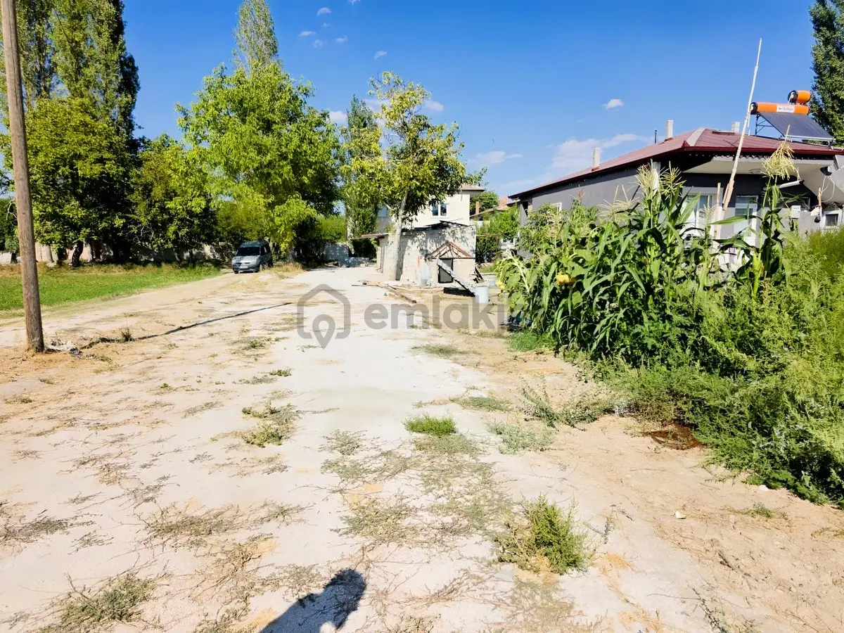 Sazlıca Aşağı Mah. 811 M2 Arsa İçinde 2+1 Ev Satılık - 12