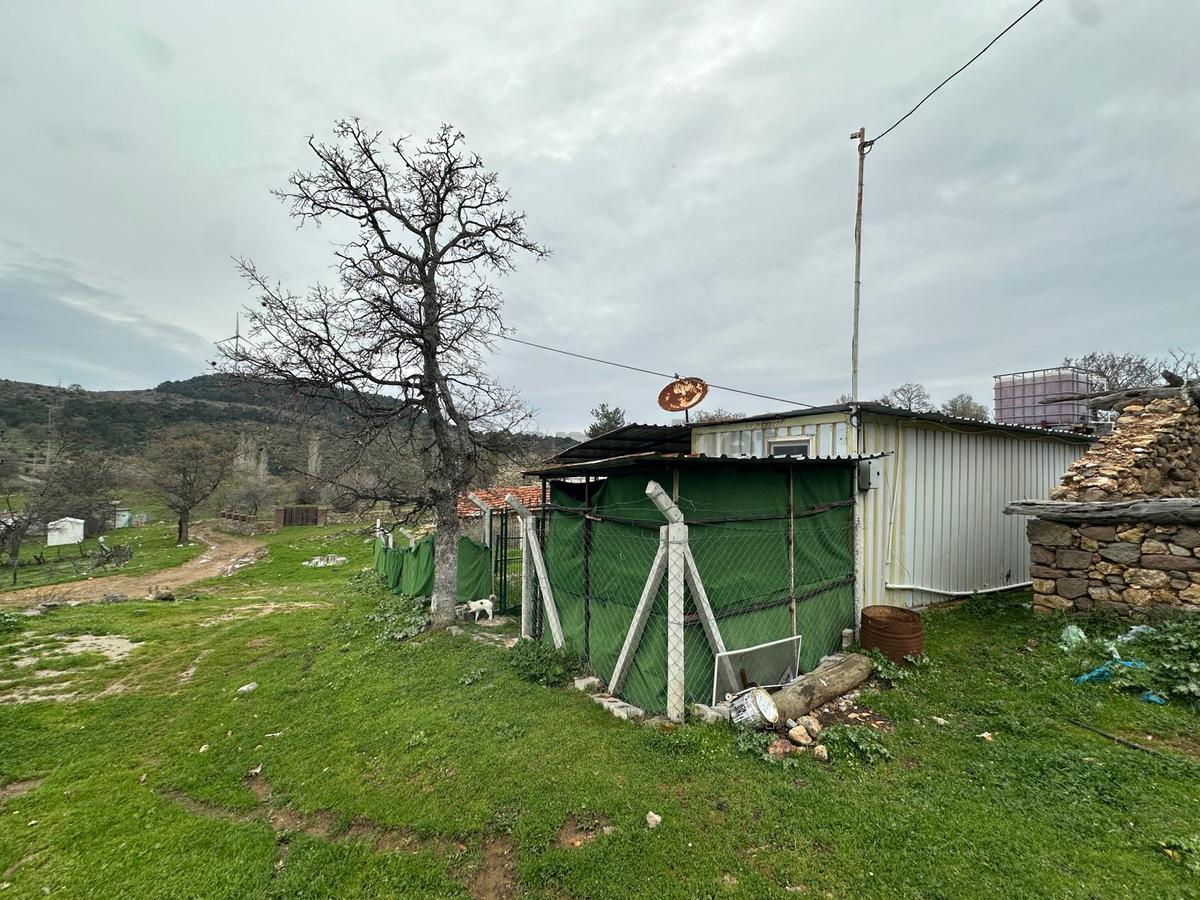 Akmandan 170 M2 Arsa, Elektrik+su+bahçe+konteynır Ev - 25
