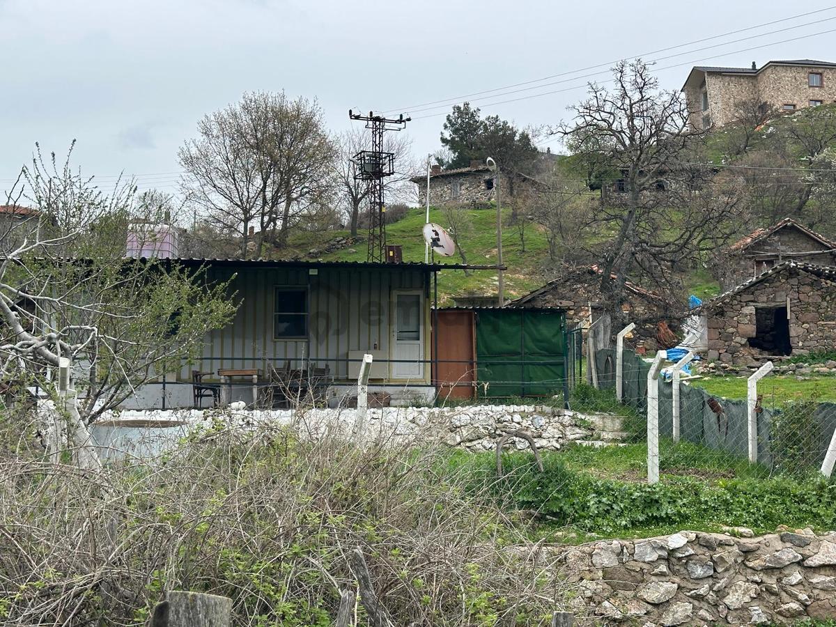 Akmandan 170 M2 Arsa, Elektrik+su+bahçe+konteynır Ev - 2