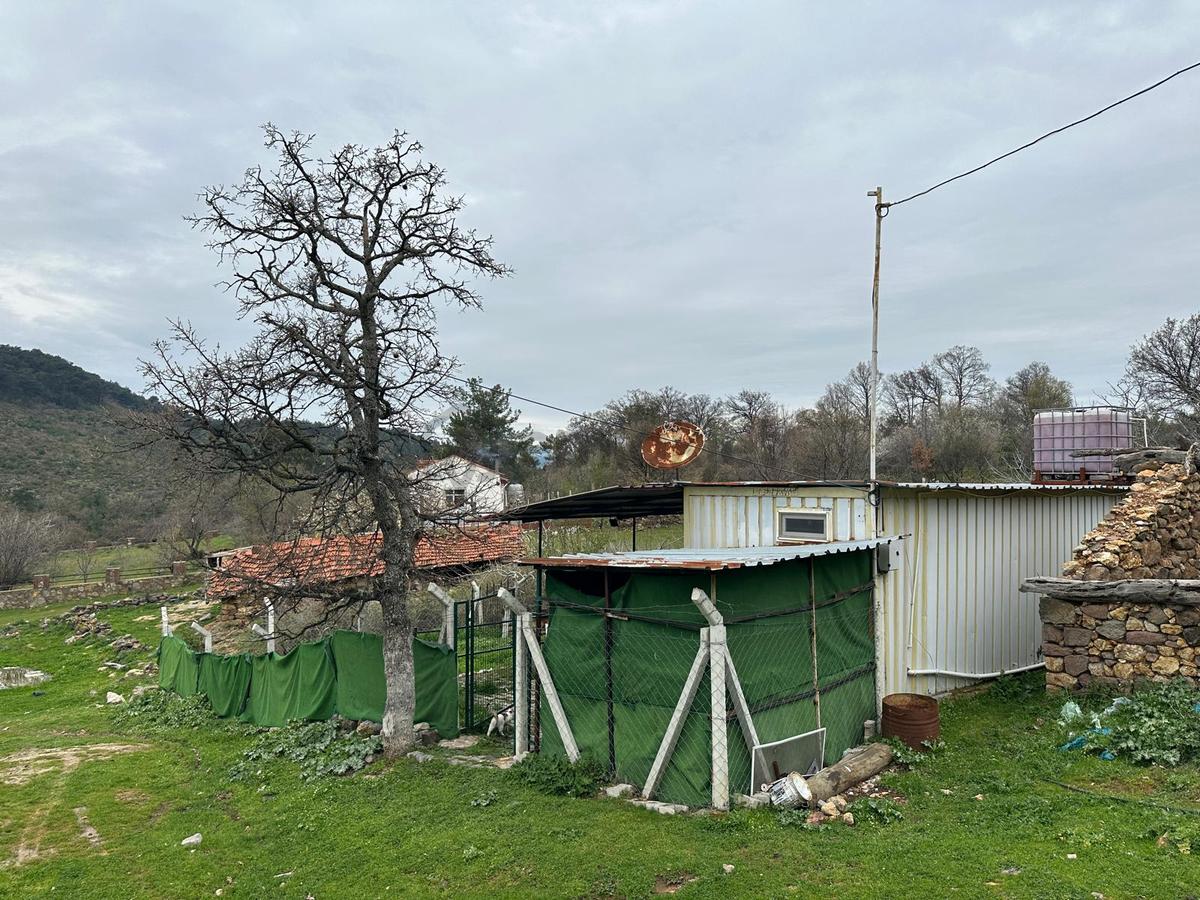 Akmandan 170 M2 Arsa, Elektrik+su+bahçe+konteynır Ev - 23