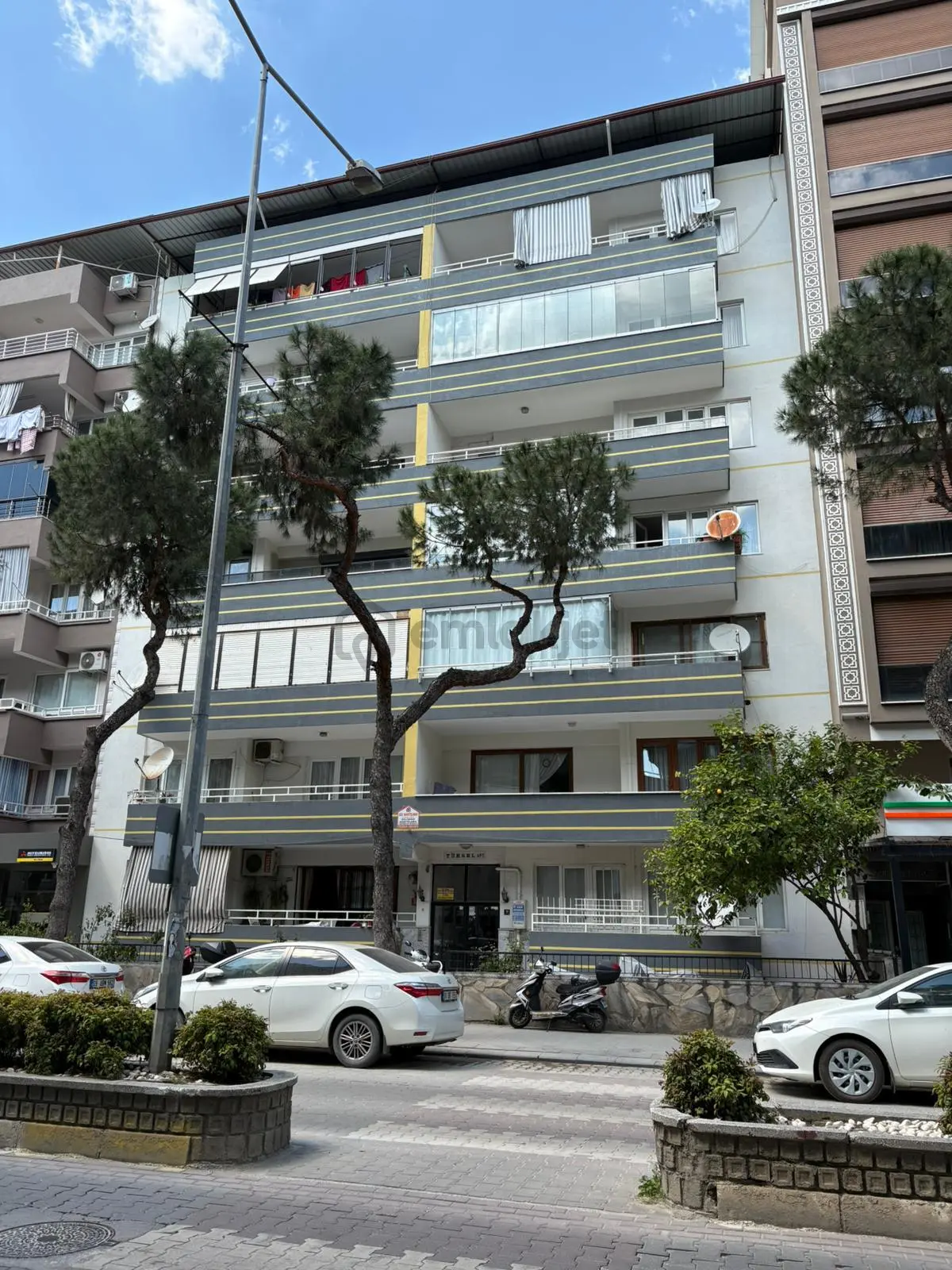 Ordu Caddesi’nin Kalbinde: Tadilatlı, Asansörlü, Prestijli Yaşam! - 20