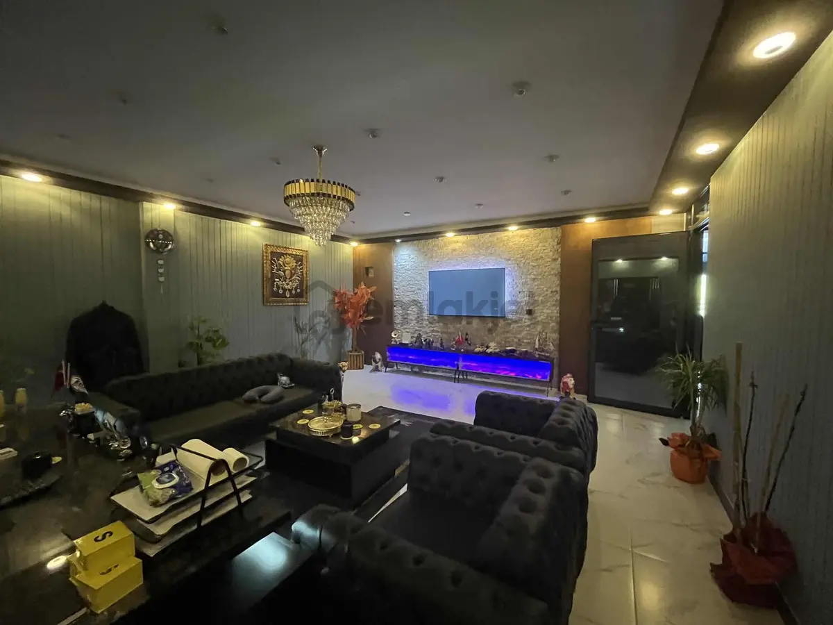 Lavınıa'dan Kiralık 300 M2 Dükkan - 13