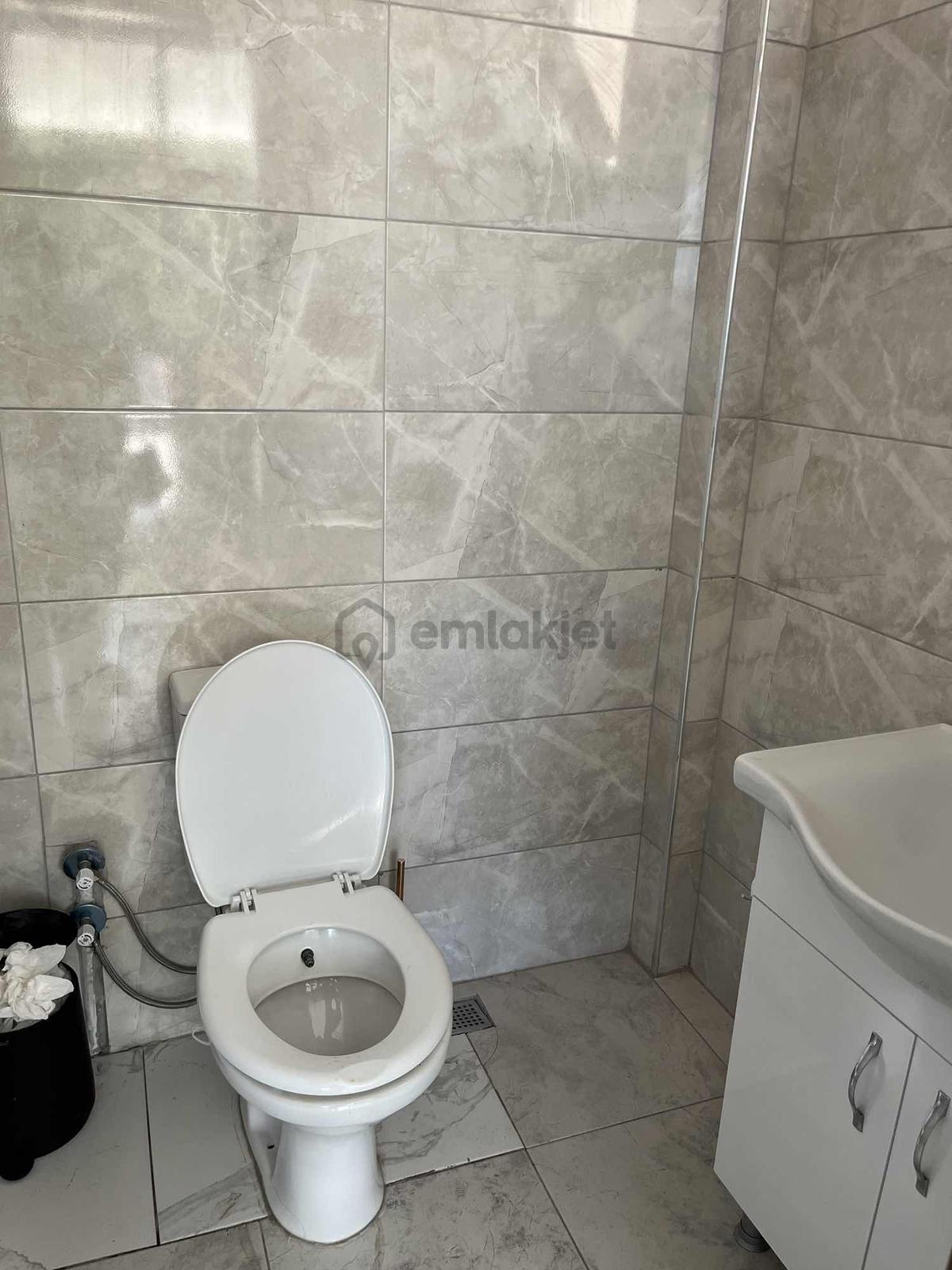 Lavınıa'dan Kiralık 300 M2 Dükkan - 3