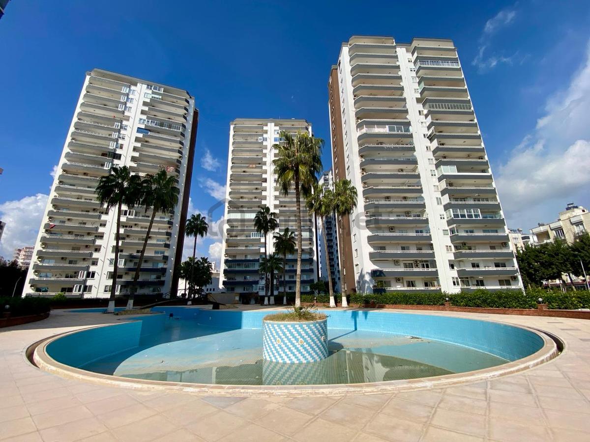 Mersin Denize Sıfır Konumda Site İçinde Satılık 4+1 Daire - 34