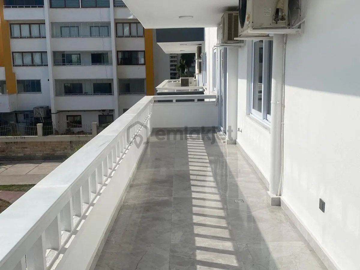 Mersin Denize Sıfır Konumda Site İçinde Satılık 4+1 Daire - 8