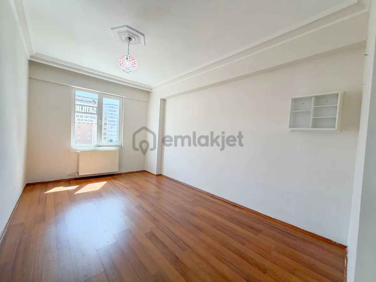 Cağaloğluna Cephe Geniş 3+1 Çevresi Açık - 23