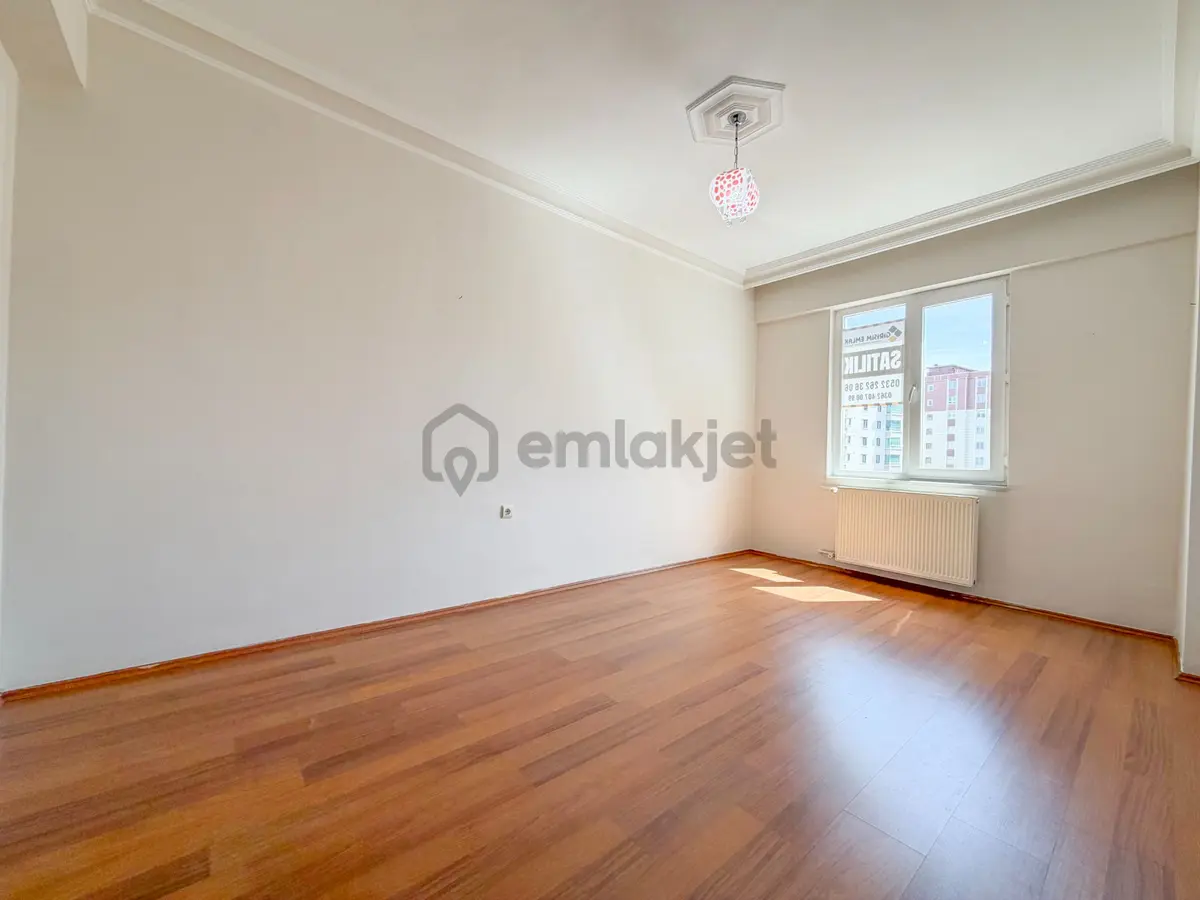 Cağaloğluna Cephe Geniş 3+1 Çevresi Açık - 24