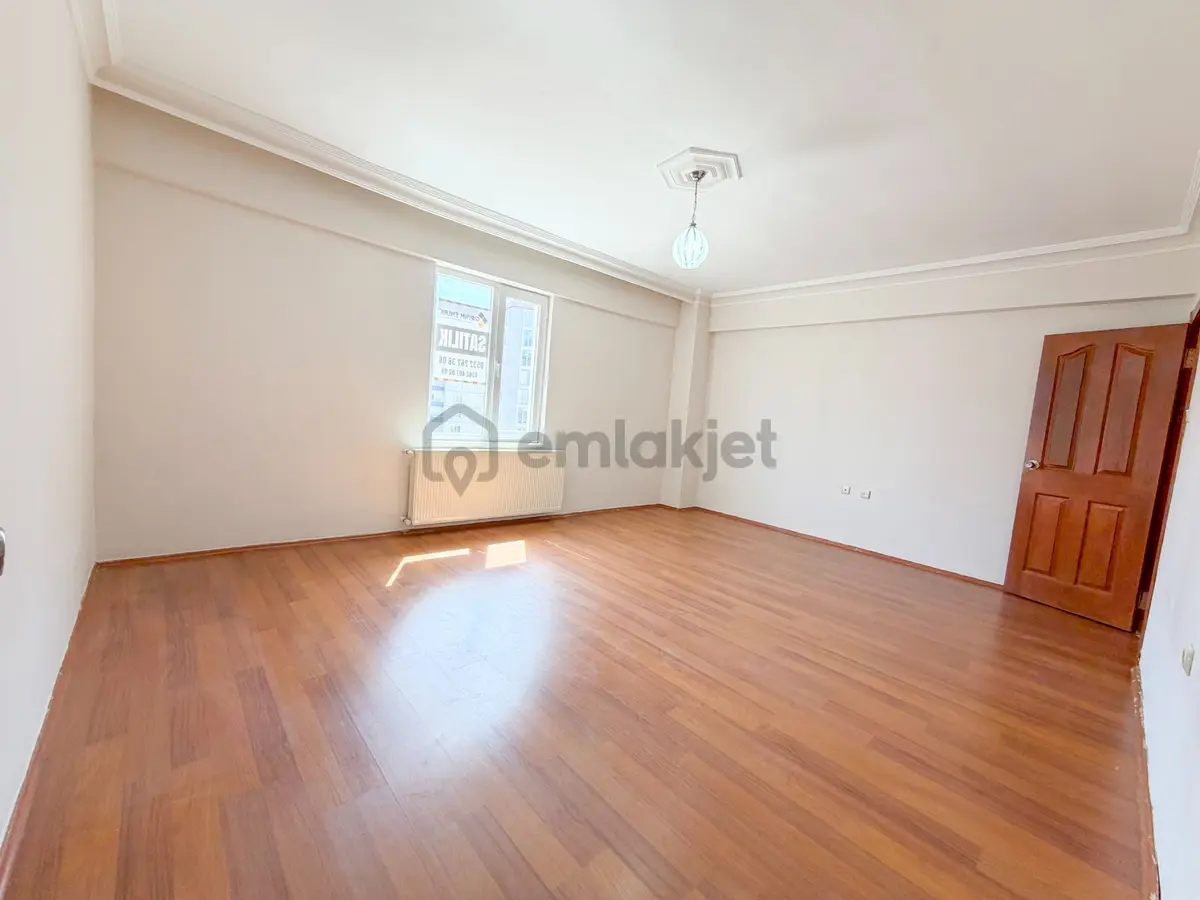 Cağaloğluna Cephe Geniş 3+1 Çevresi Açık - 25