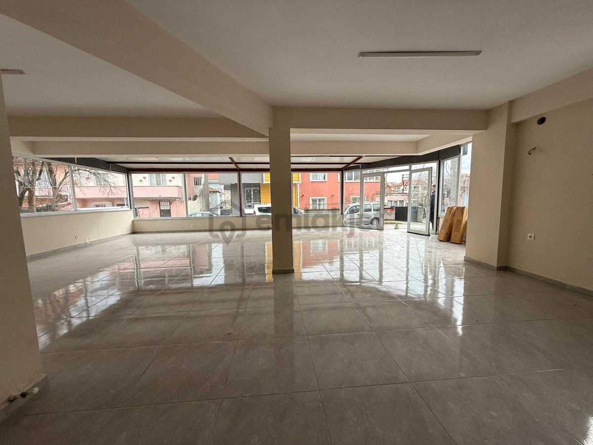 Maltepe Mahallesi Satılık Geniş Dükkan - 10