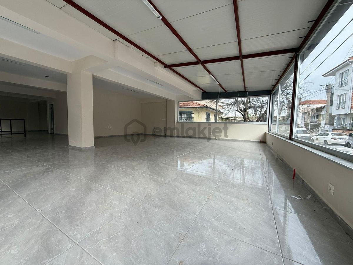 Maltepe Mahallesi Satılık Geniş Dükkan - 14