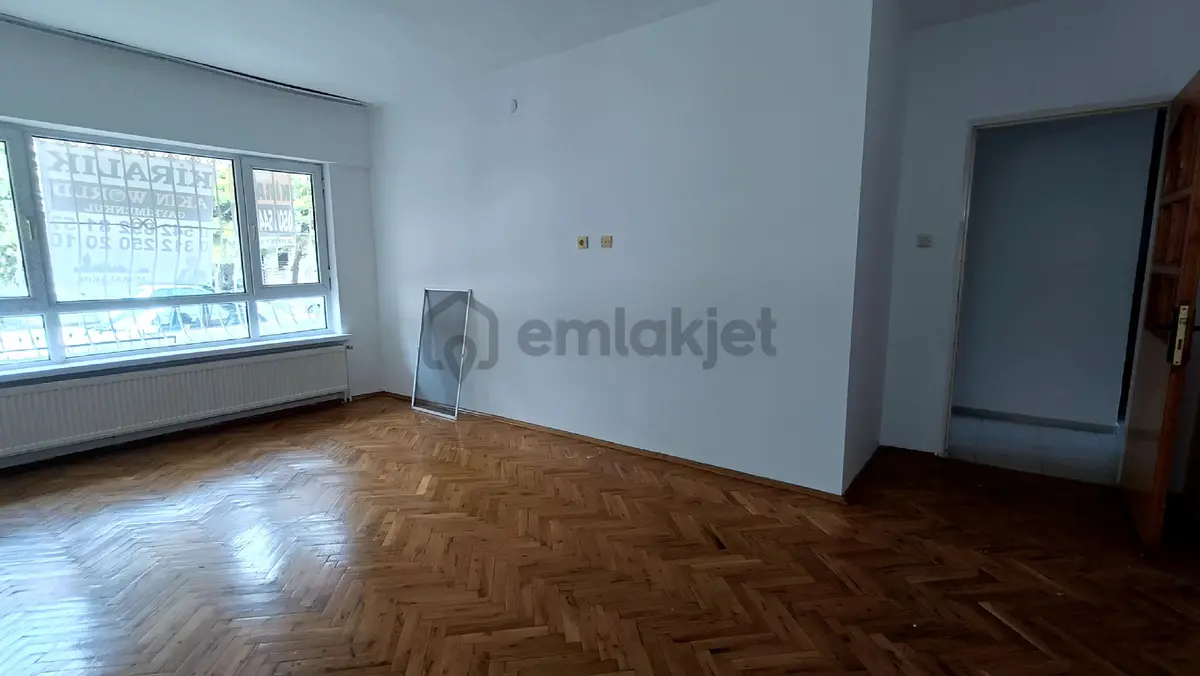 Merkezi Konumda 3+1 Geniş Daire - 6