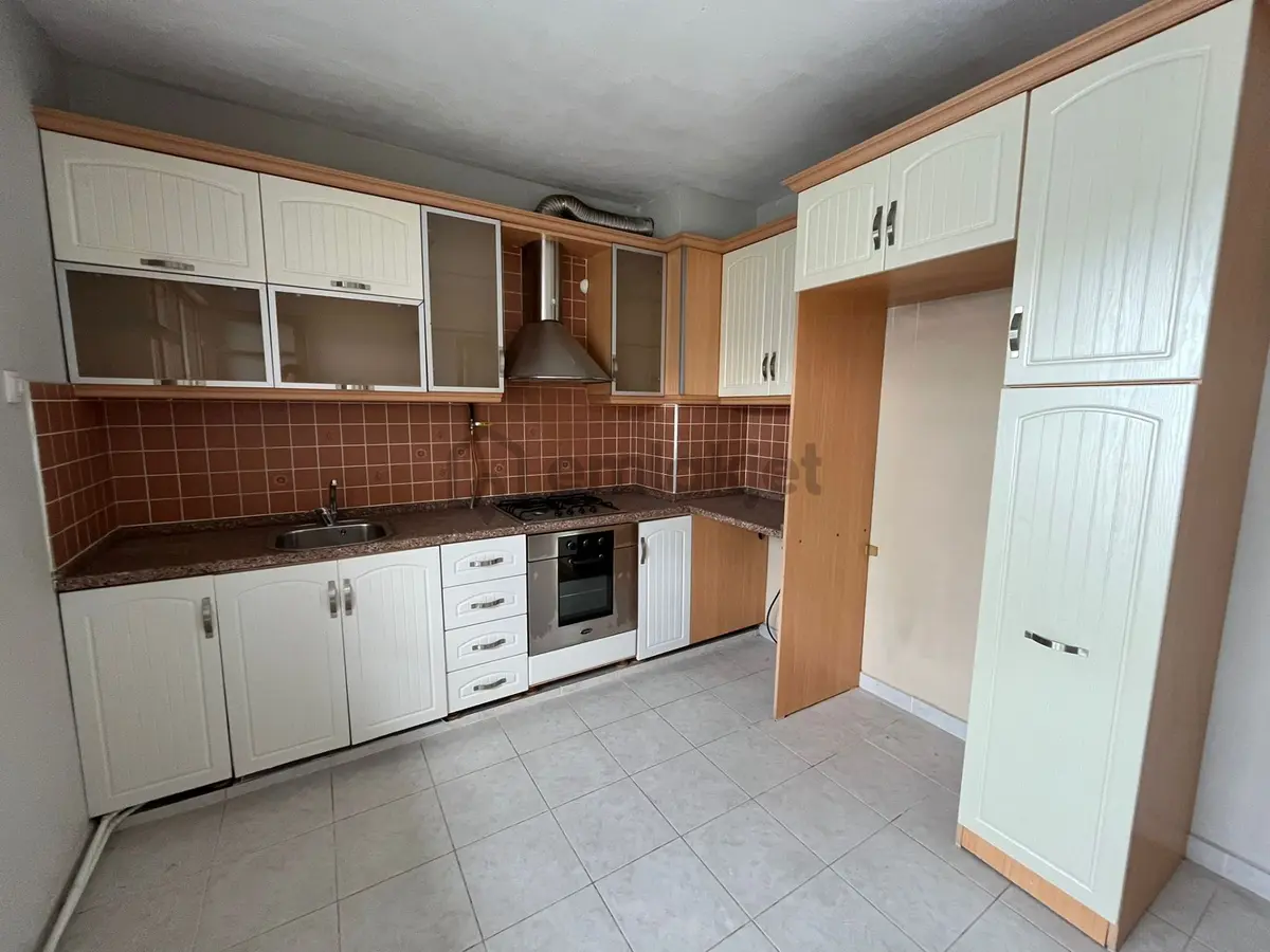 Merkezi Konumda Geniş 2+1 Bakımlı Daire - 6