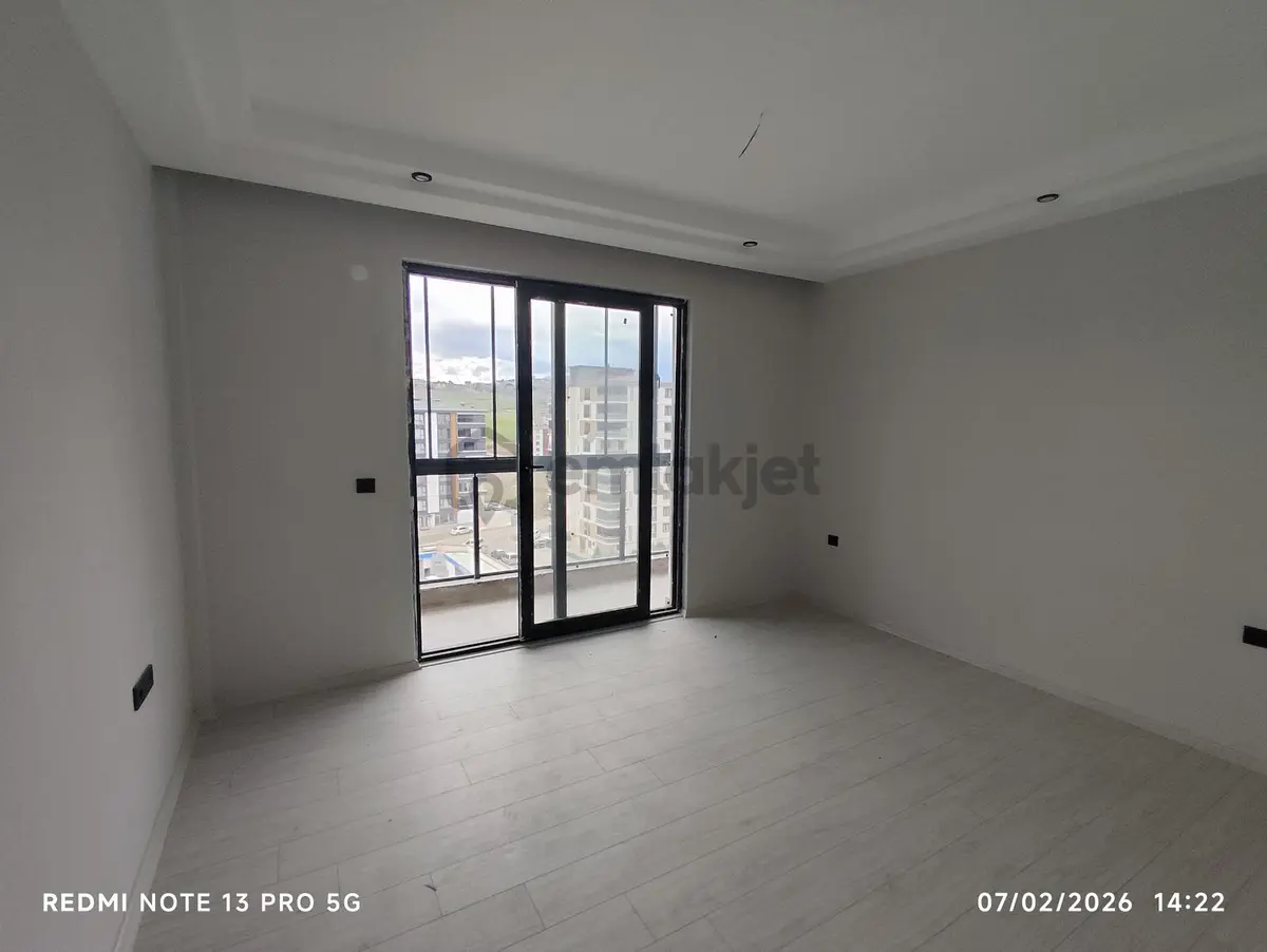 Kışla Mahallesinde Yola Cephe 3+1 Satılık Sıfır Daire - 10