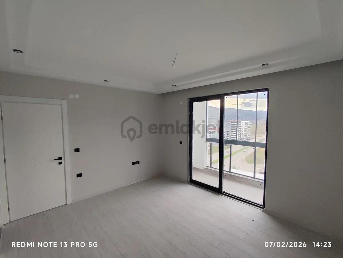 Kışla Mahallesinde Yola Cephe 3+1 Satılık Sıfır Daire - 21
