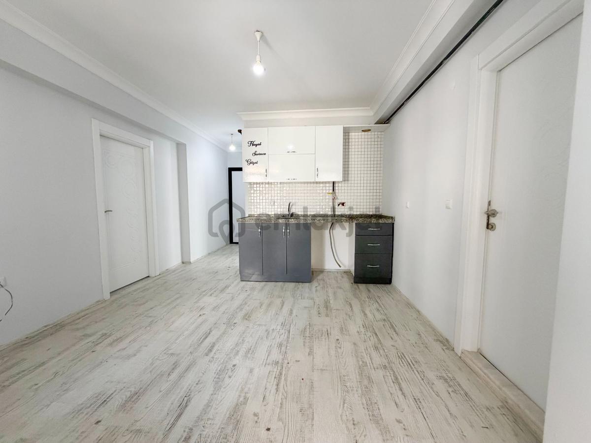 Geniş Balkonlu 2+0 Kombili Kiralık Daire - 8