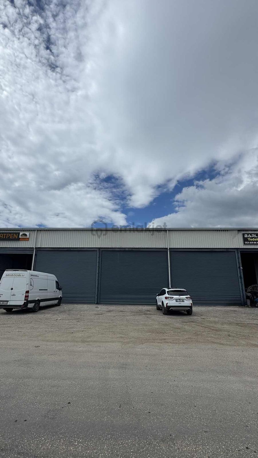 Kiralık 600 M2 Depo - Dükkan - 5