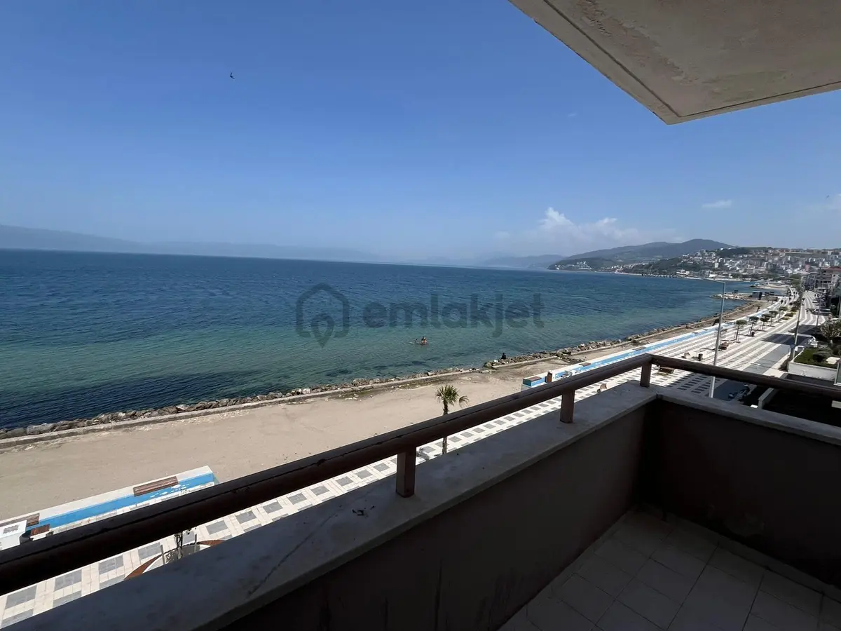Güzelyalı'da Denize Sıfır 3+1 Asansörlü Kat Mülkiyetli Daireler - 7