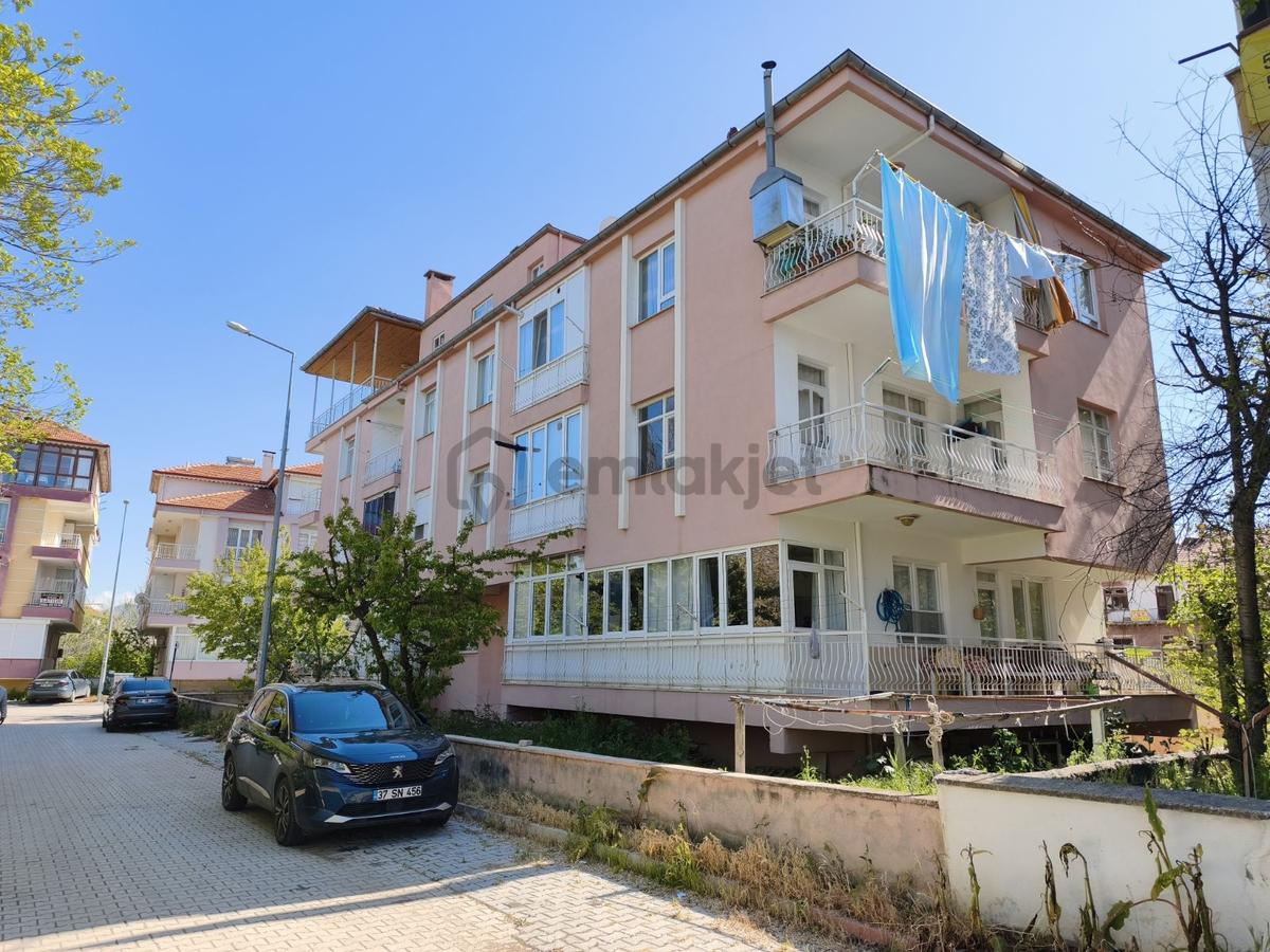 Fiyat Düştü !!! Satılık 3+1 Doğalgazlı 150 M2 Daire - 16