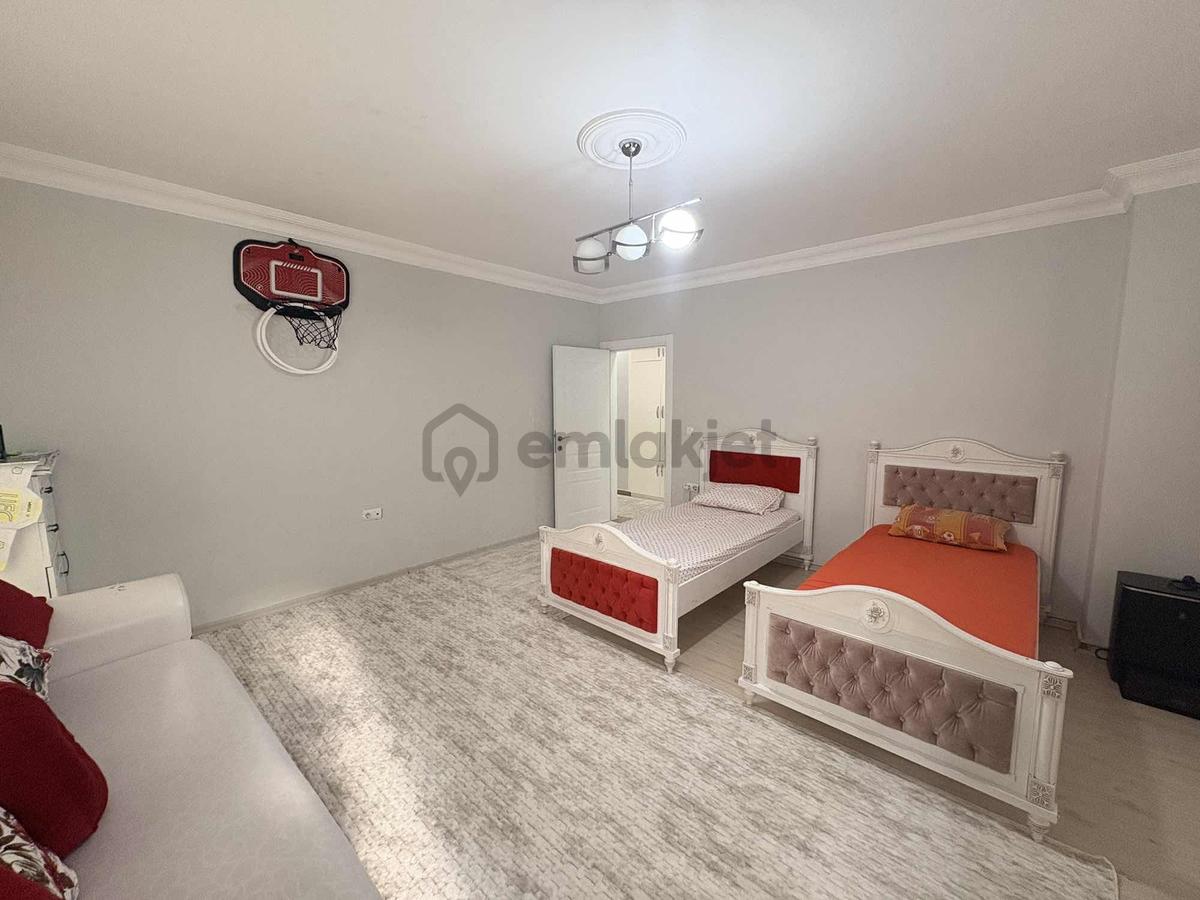Beylikdüzü'nde 3+1 Arakat Çift Balkonlu 200m² Satılık Daire - 23