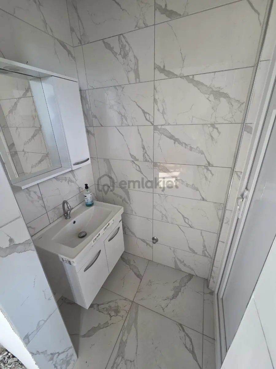 A. Menderes Cad. Kiralık Bacalı 100 M2 İşyeri - 8