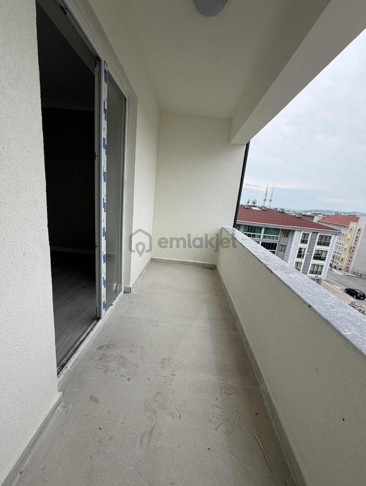 Çobançeşme Mahallesinde Satılık 2+1 Daire - 13