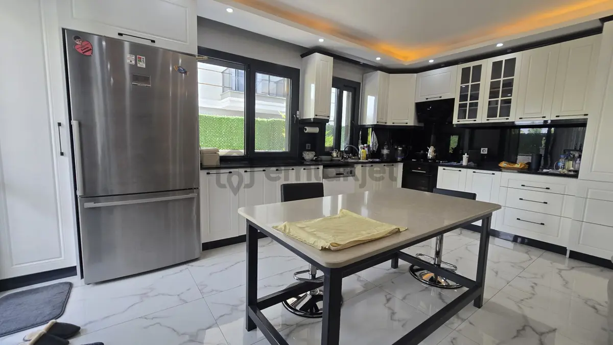 Denize Yürüme Mesafesinde Tam Müstakil Satılık Villa - 27