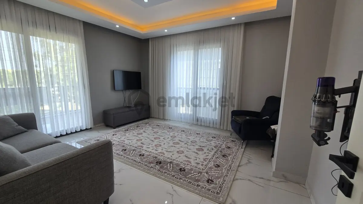 Denize Yürüme Mesafesinde Tam Müstakil Satılık Villa - 35