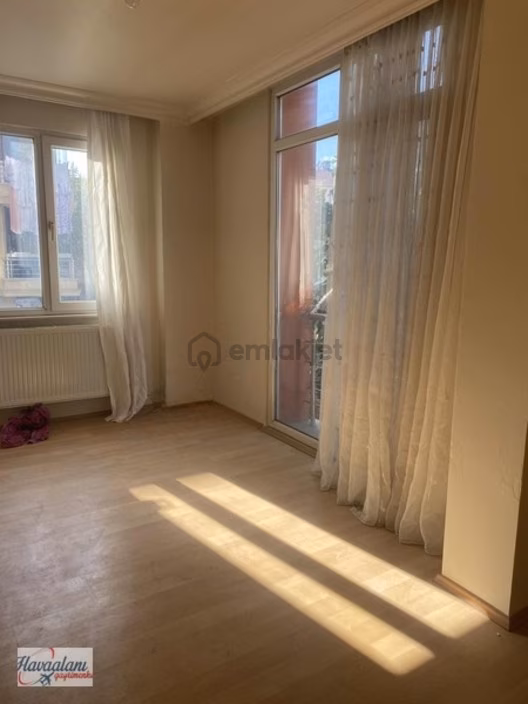 Kurtköy Merkezde Mustakil Binada 2 1 Satılık Daire - 2