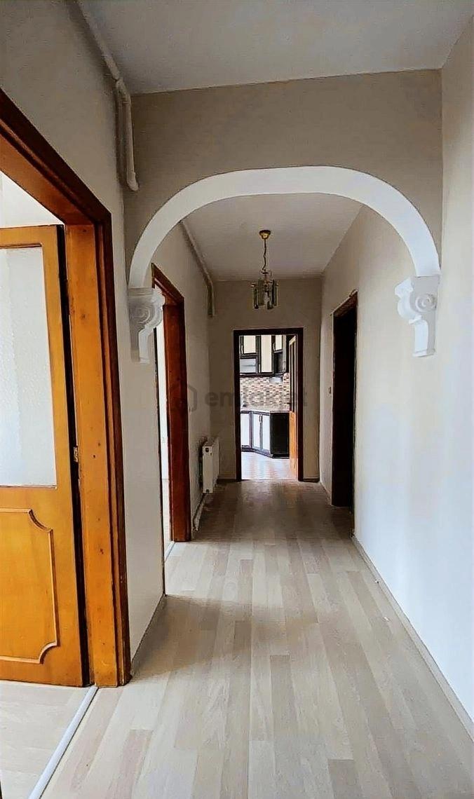 Cadde Üzeri Ara Kat 2+1 Satılık Fırsat Daire - 10
