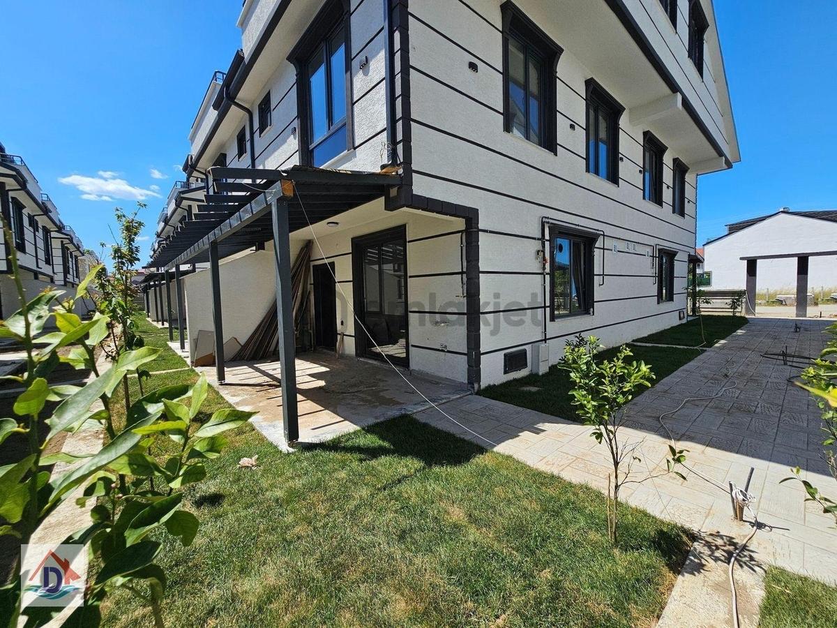 Deniz'den 4+1 Bahçeli, Yerden Isıtmalı, Denize Yakın Villa - 19
