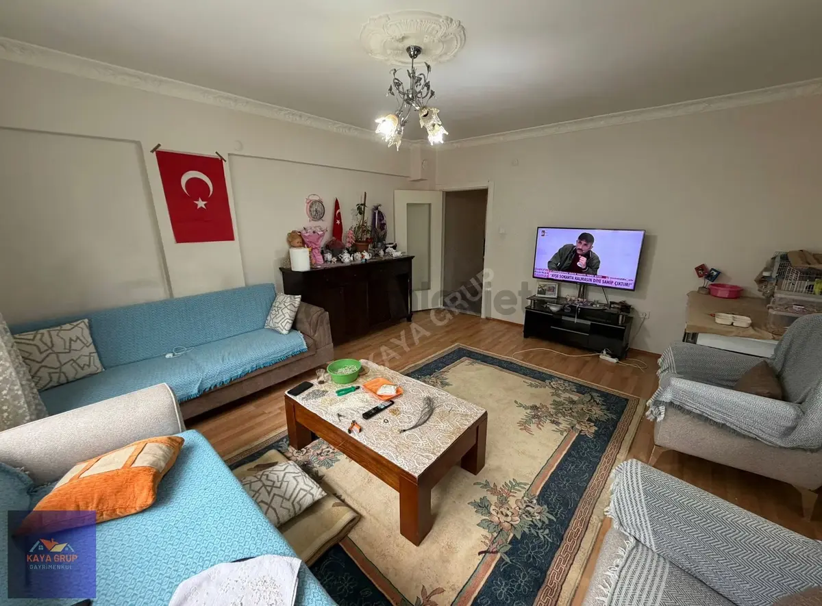 Kaya'dan Cadde Dibi 1.kat Çift Balkon Acil Satılık 3+1 Daire !! - 17