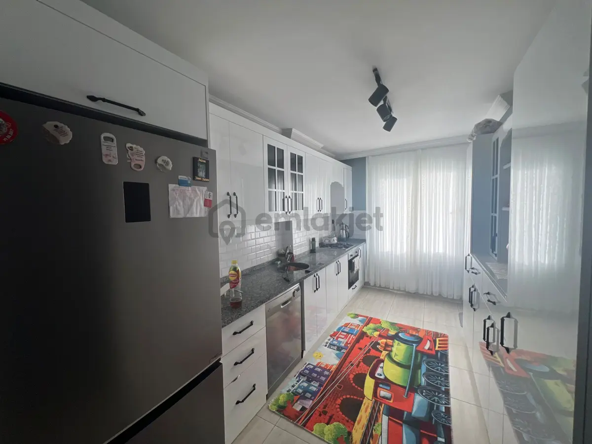 Prestij'den Yalınayak'ta Cadde Üzeri Asansörlü 2+1 Daire - 2