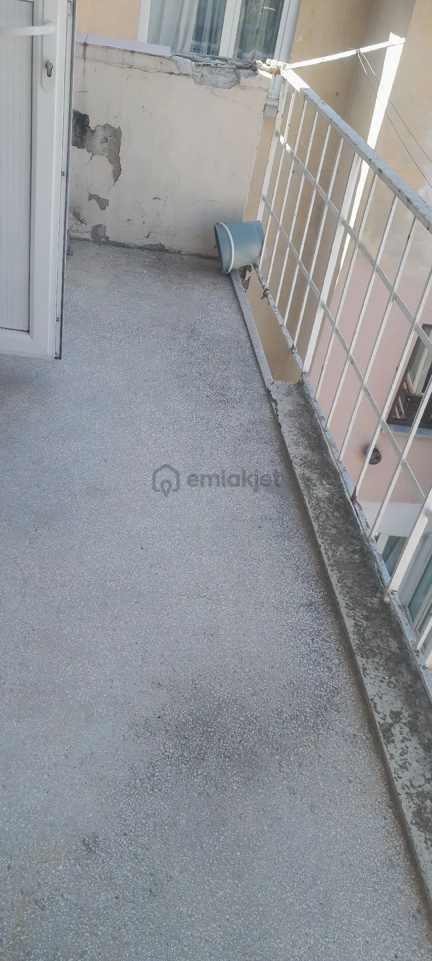 Manzaralı Balkonlu Sonkat D.gaz Sobalı Satılık Dairee - 2