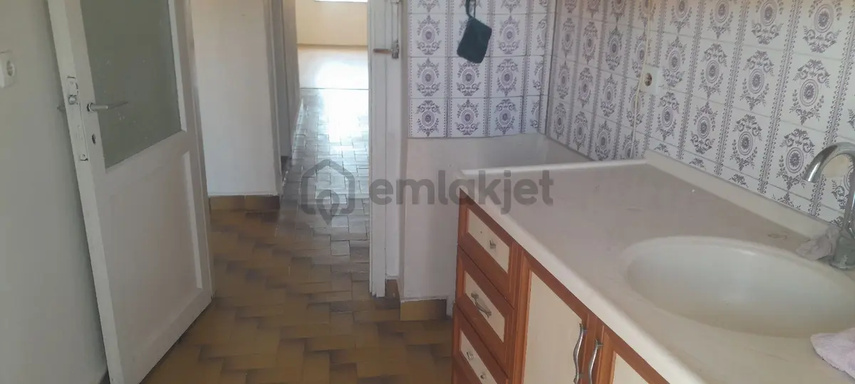 Manzaralı Balkonlu Sonkat D.gaz Sobalı Satılık Dairee - 26
