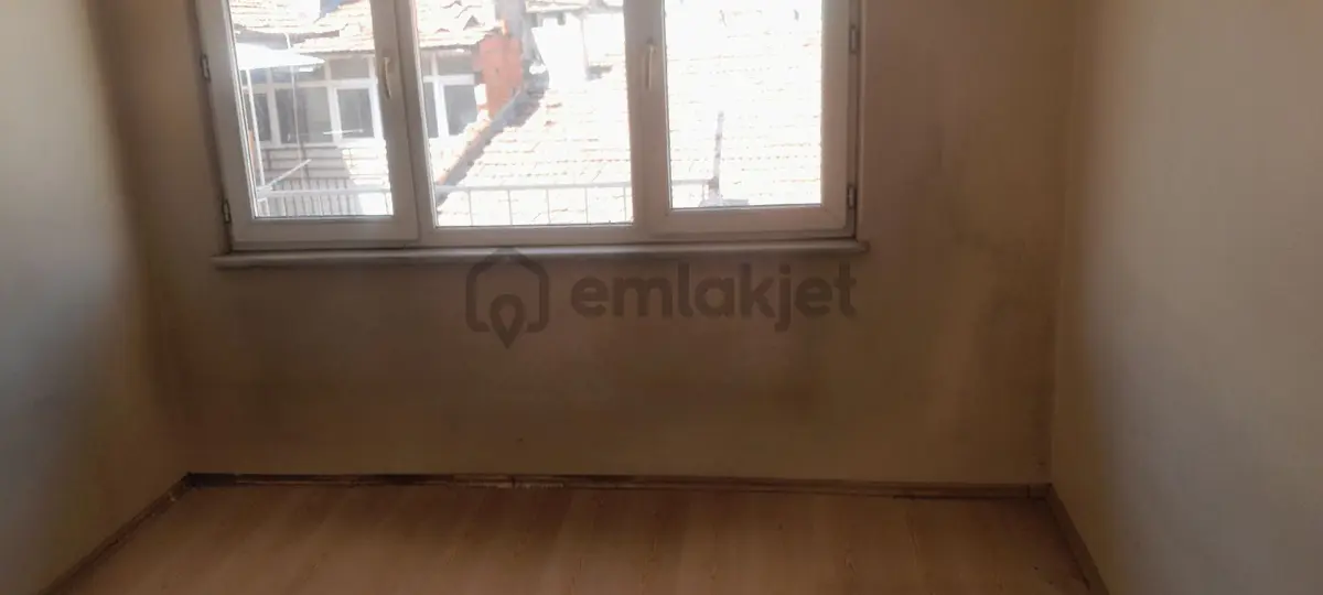 Manzaralı Balkonlu Sonkat D.gaz Sobalı Satılık Dairee - 17