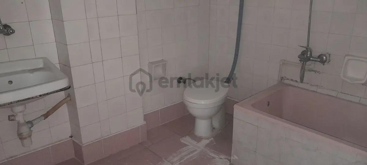 Manzaralı Balkonlu Sonkat D.gaz Sobalı Satılık Dairee - 13