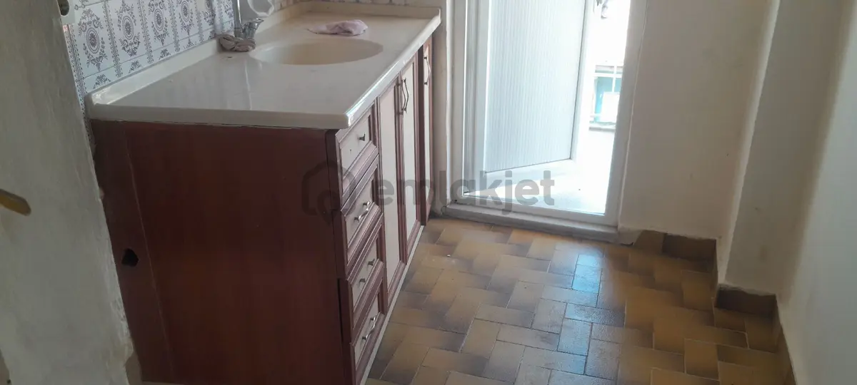 Manzaralı Balkonlu Sonkat D.gaz Sobalı Satılık Dairee - 23