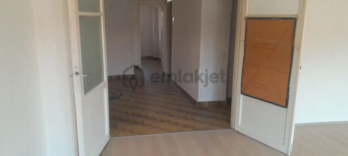 Manzaralı Balkonlu Sonkat D.gaz Sobalı Satılık Dairee - 11